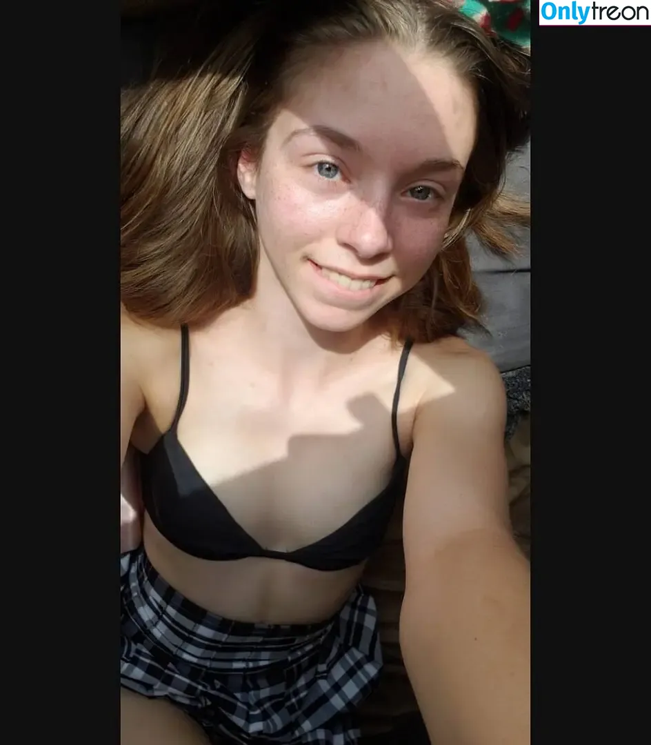 Haze Lynn nude photo #0595 (FlipMineArseMom / haze_lynn / hazelynnttv)