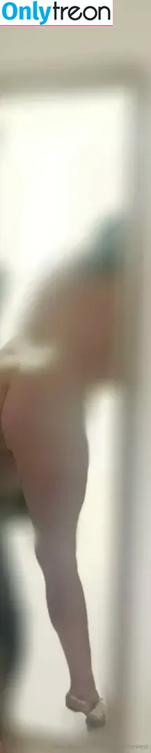 headingeastorwest nude photo #0059 (headingeastorwest)