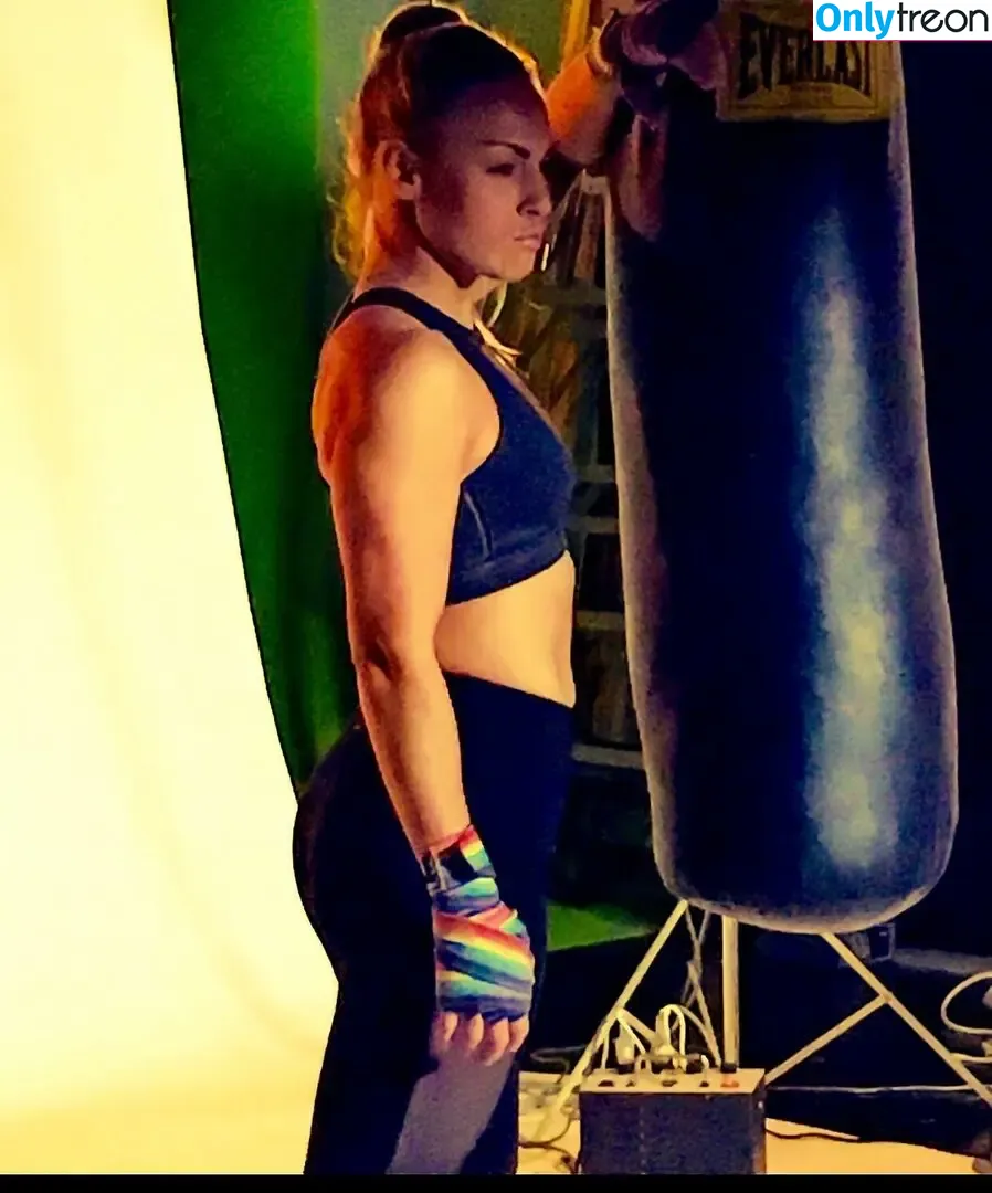 Heather Hardy nude photo #0122 (American Boxer / heathertheheat)
