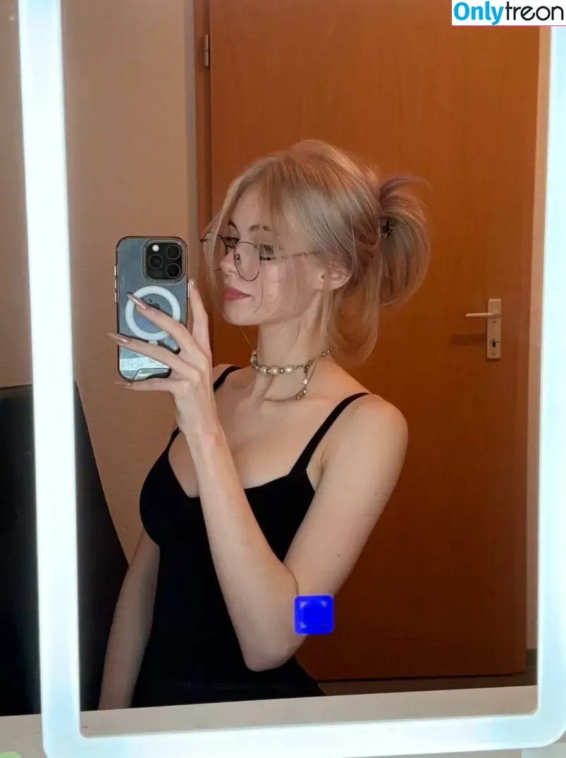 hefxtom nude photo #0220 (hefxtom)