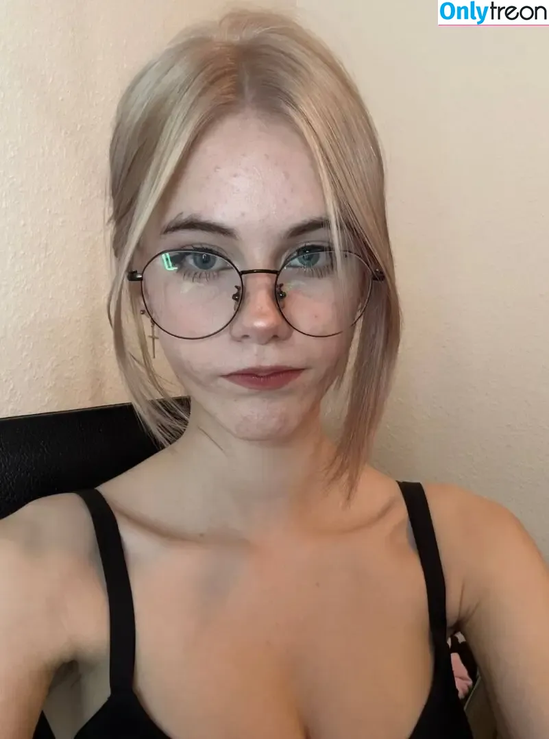 hefxtom nude photo #0221 (hefxtom)