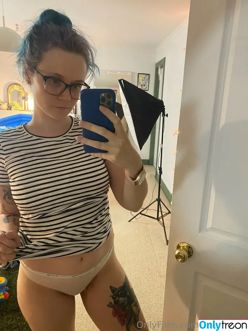 heidivlife nude photo #0152 (heidilife_)