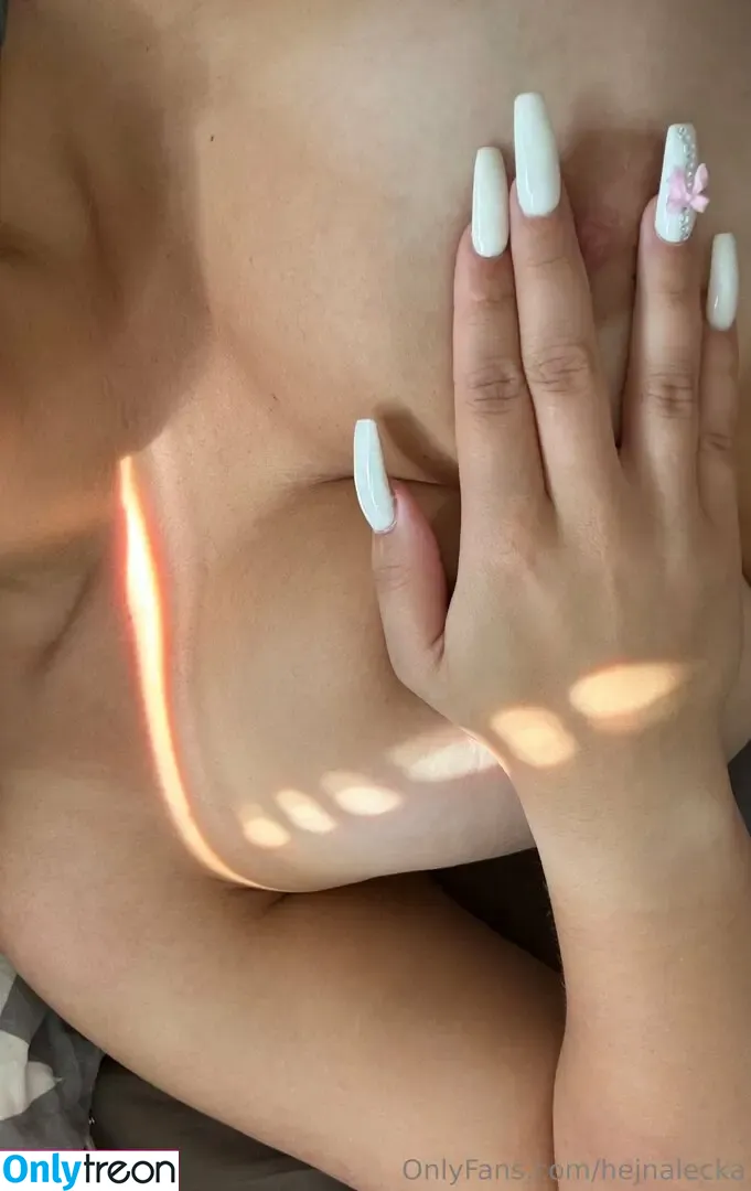 hejnalecka nude photo #0018 (hellajenna)