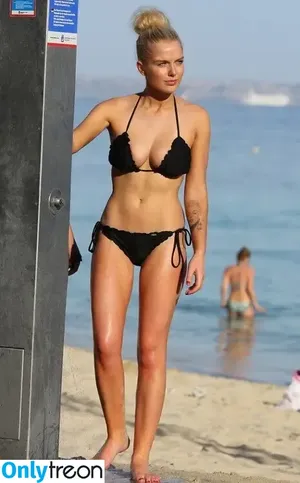 Helen Flanagan / helen_flanagan / hjgflanagan nude photo #0080