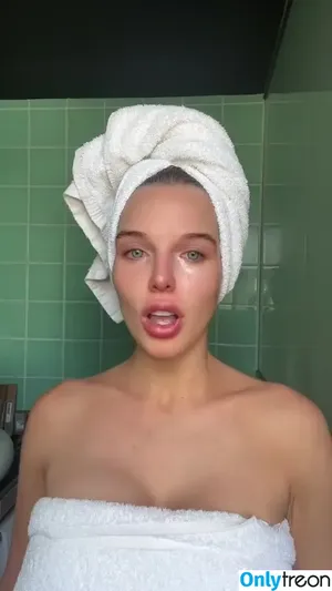 Helen Flanagan / helen_flanagan / hjgflanagan nude photo #0468
