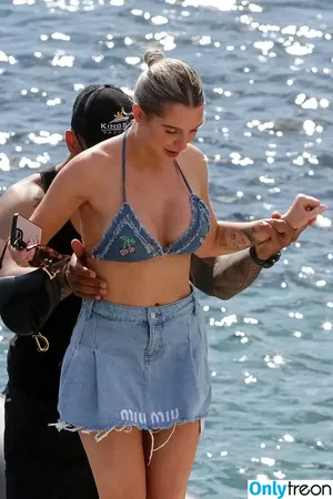 Helen Flanagan / helen_flanagan / hjgflanagan nude photo #0528