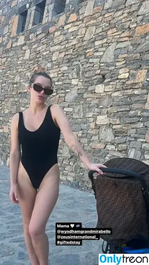 Helen Flanagan / helen_flanagan / hjgflanagan nude photo #0633