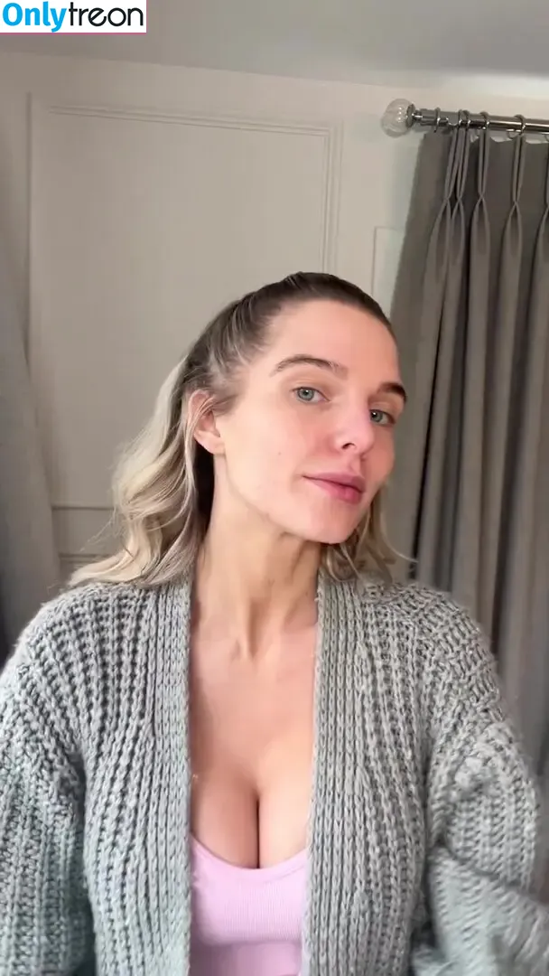 Helen Flanagan nude photo #0225 (helen_flanagan / hjgflanagan)
