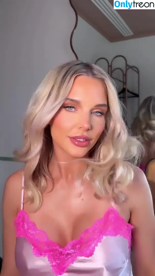 Helen Flanagan nude photo #0392 (helen_flanagan / hjgflanagan)
