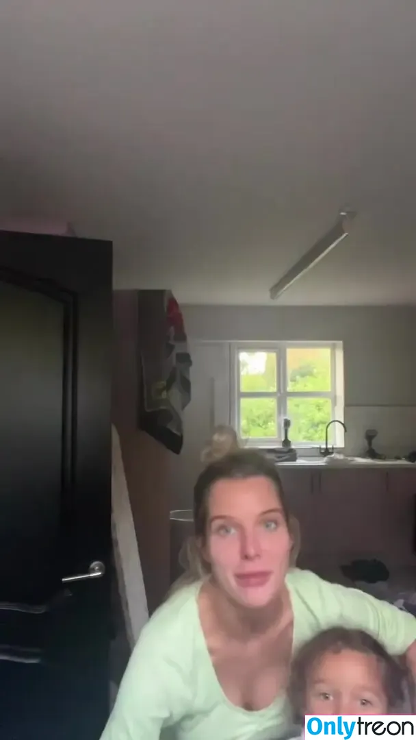 Helen Flanagan nude photo #0481 (helen_flanagan / hjgflanagan)