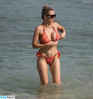 Helen Flanagan / helen_flanagan / hjgflanagan nude photo #1045