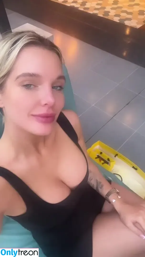 Helen Flanagan nude photo #1285 (helen_flanagan / hjgflanagan)