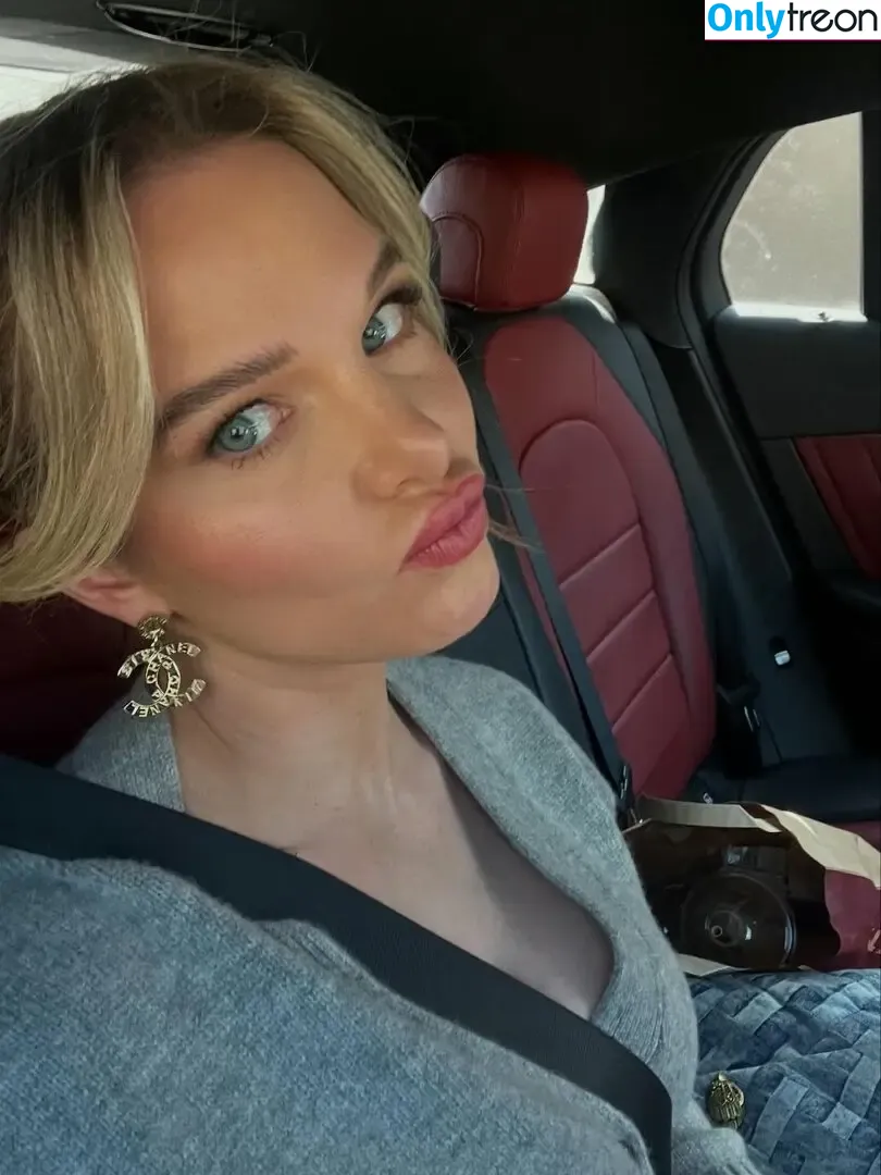 Helen Flanagan nude photo #1685 (helen_flanagan / hjgflanagan)