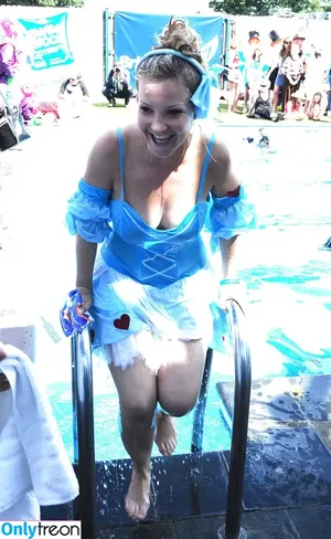 Helen Skelton / helenskelton nude photo #0122