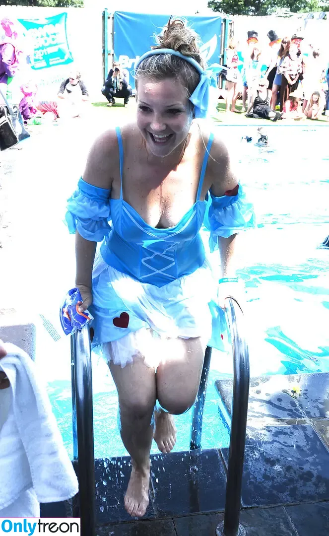 Helen Skelton nude photo #0122 (helenskelton)