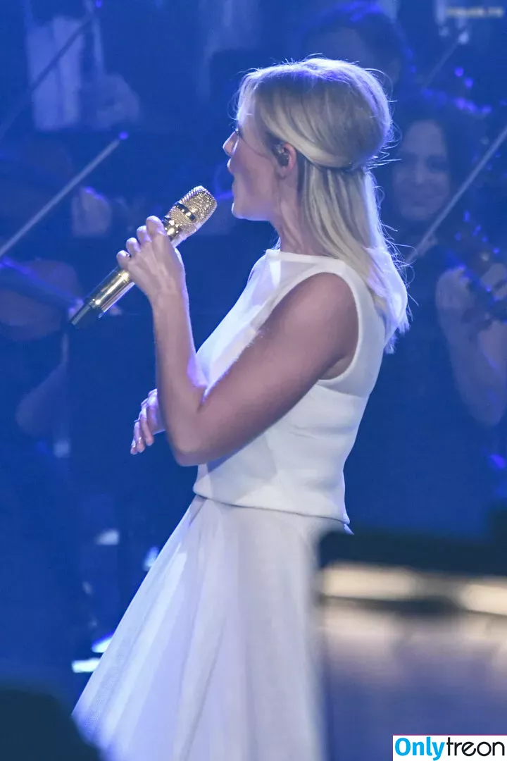 Helene Fischer nude photo #0084 (helenefischer)
