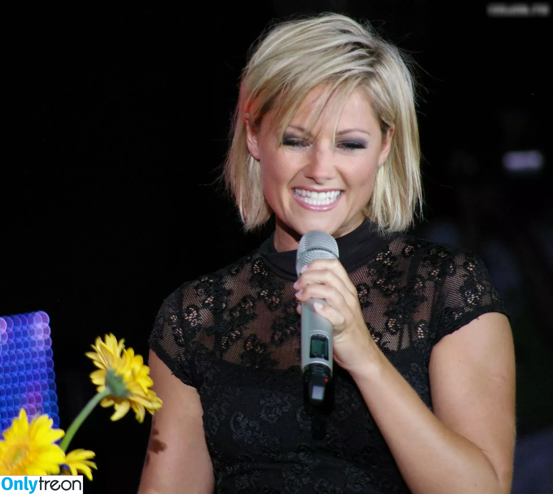 Helene Fischer nude photo #0110 (helenefischer)