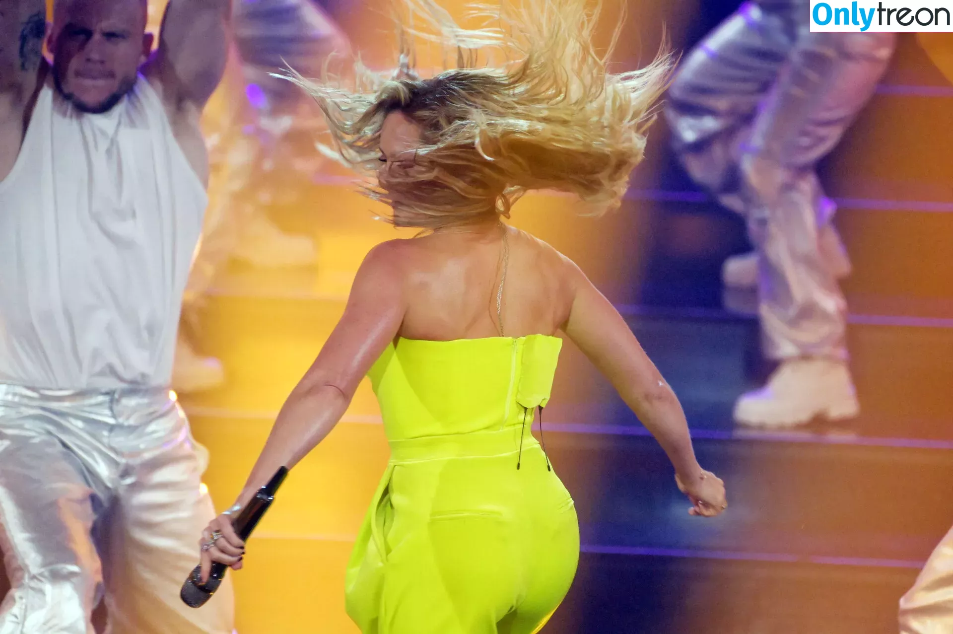 Helene Fischer nude photo #0234 (helenefischer)