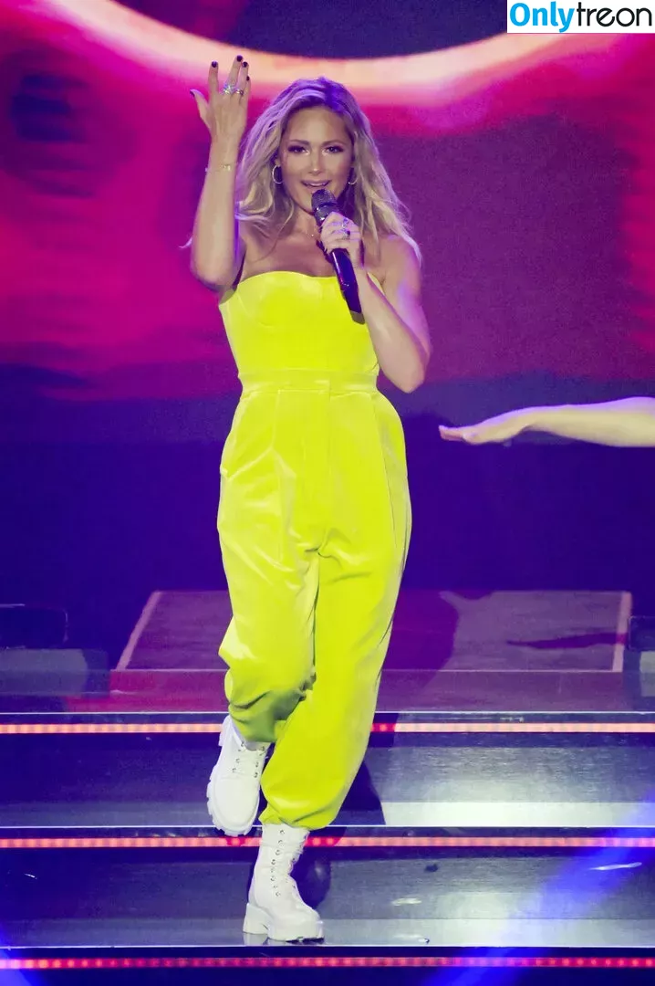 Helene Fischer nude photo #0268 (helenefischer)