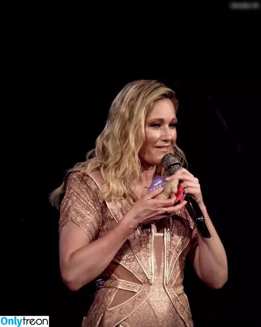 Helene Fischer nude photo #0287 (helenefischer)
