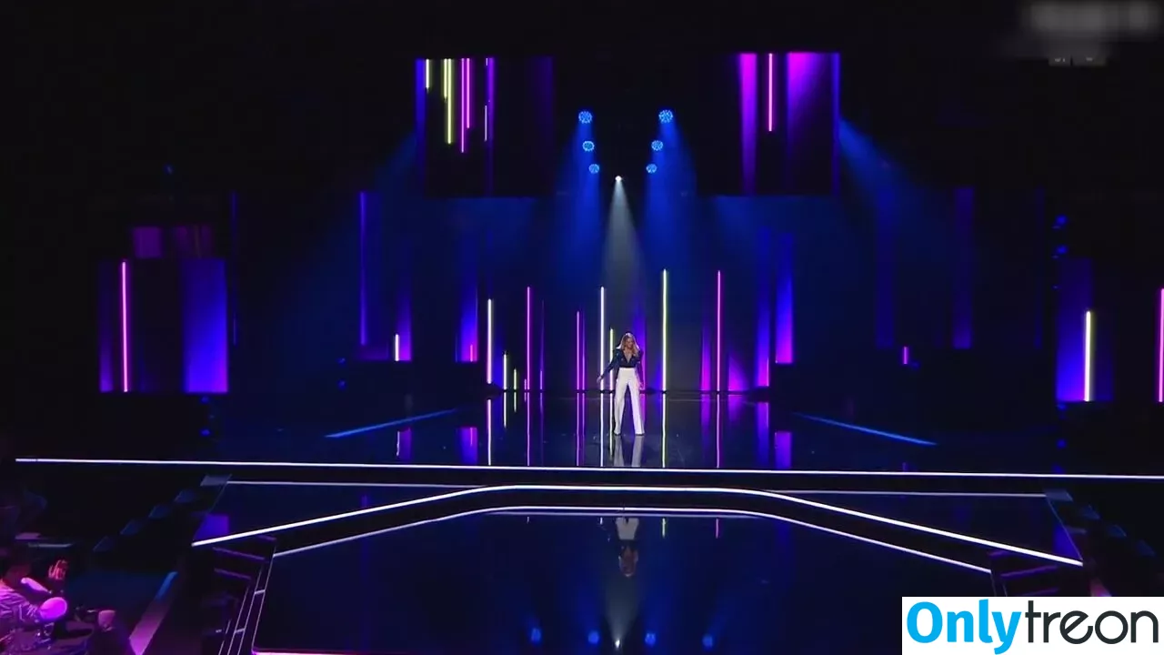 Helene Fischer nude photo #0292 (helenefischer)
