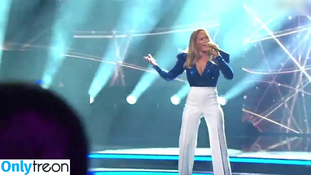 Helene Fischer nude photo #0294 (helenefischer)
