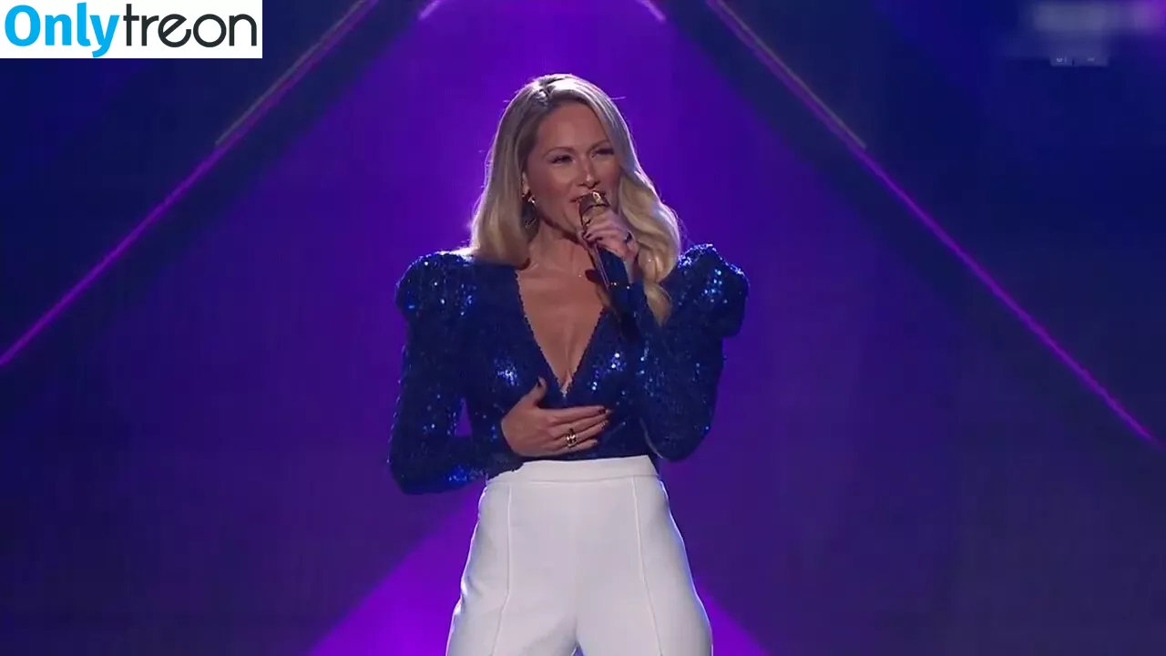 Helene Fischer nude photo #0307 (helenefischer)