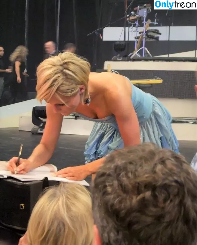 Helene Fischer nude photo #0337 (helenefischer)