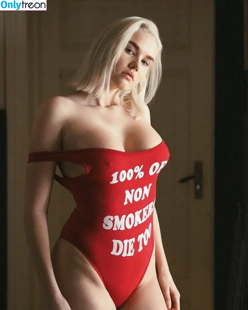 Helene Granbo nude photo #0001 (helenegranboismyreligion)