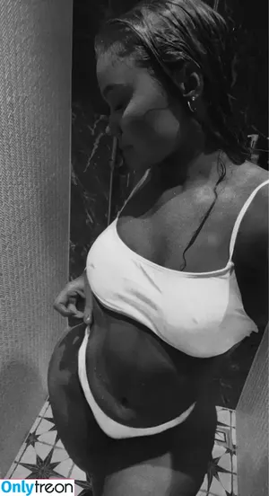 heleneelises/ Helene Elise Strom/ helenees / heleneelises nude photo #0014