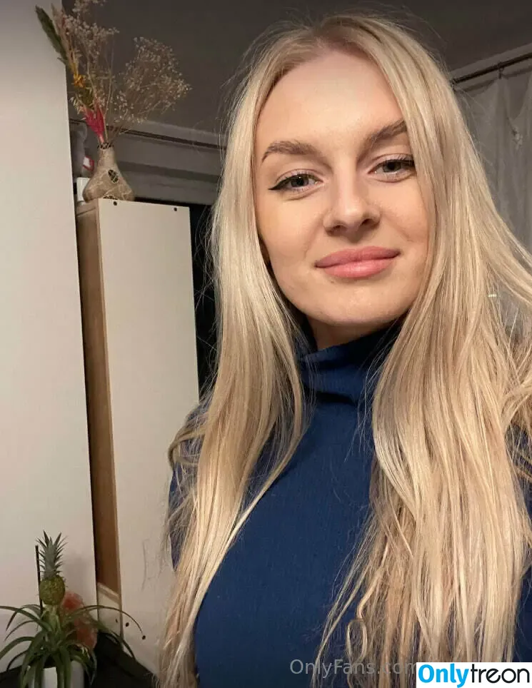 hell_lenaa nude photo #0004 (hell_lena)
