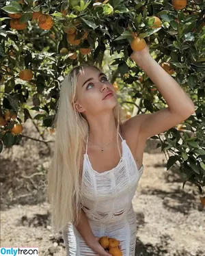 helloelly / AliceSwifty / alicefittie / helloellys nude photo #0003