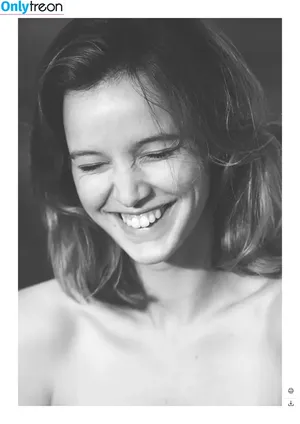 Héloïse Giraud / heloise_giraud nude photo #0002