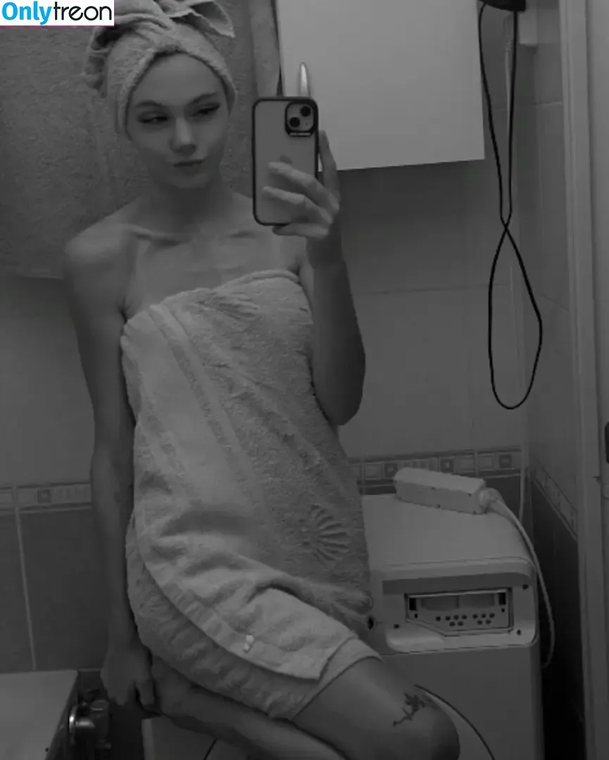 Herminoyou nude photo #0020 (herminoyouuu)