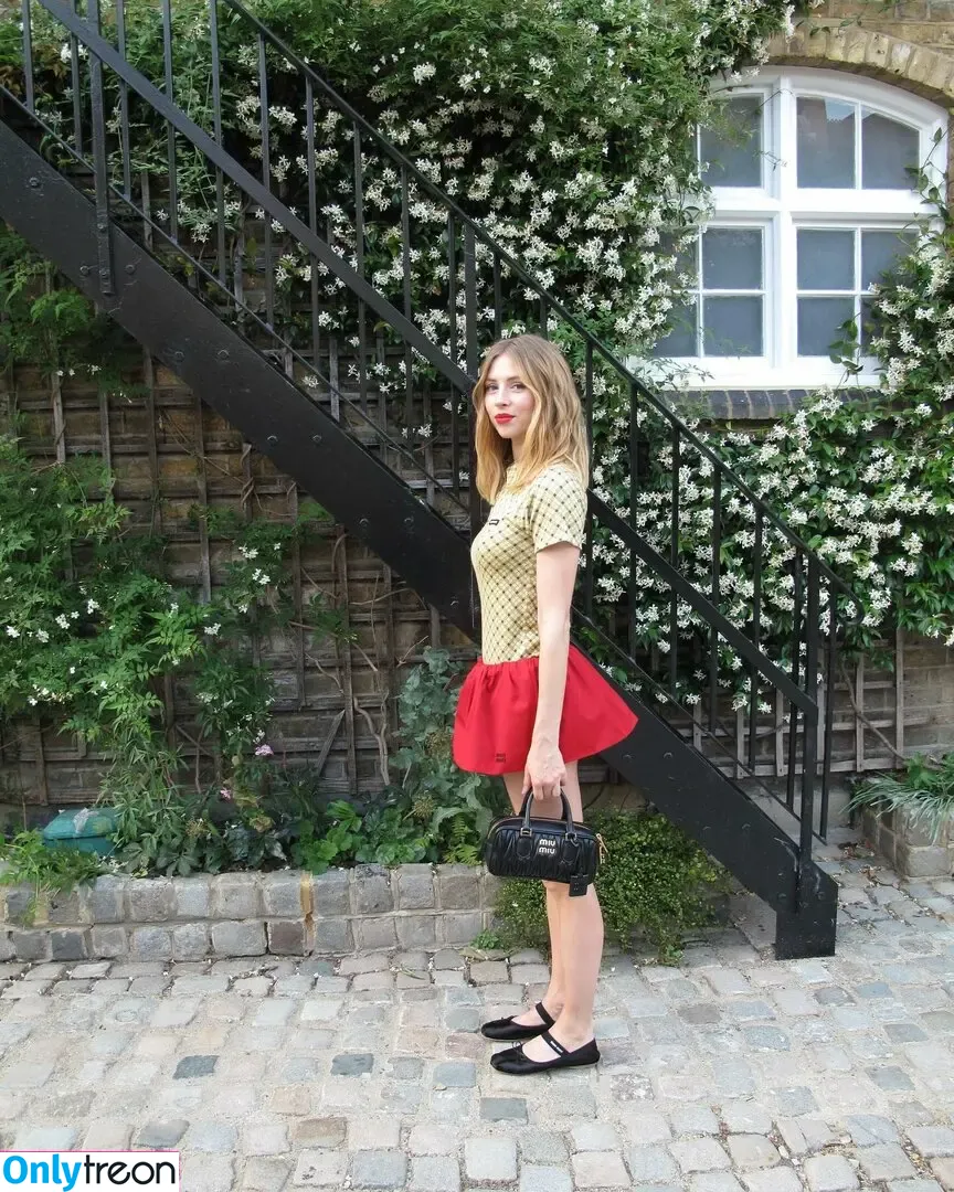 Hermione Corfield nude photo #0020 (hermionecorfield)