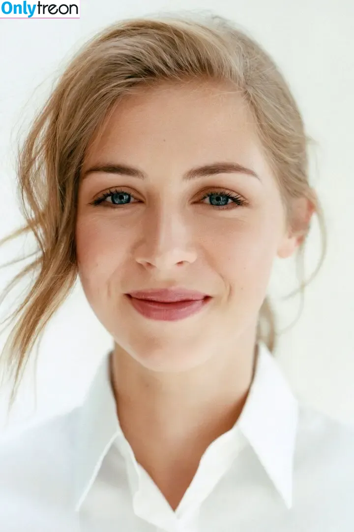 Hermione Corfield nude photo #0034 (hermionecorfield)