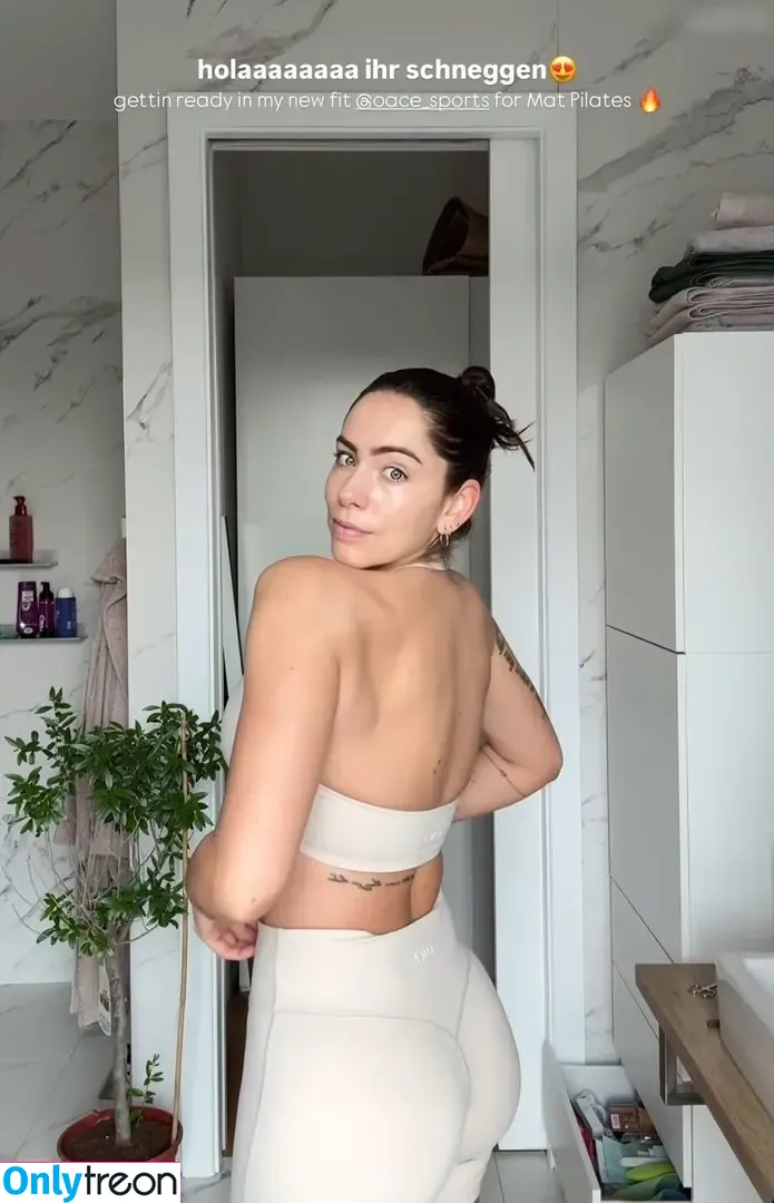herstoryfeed nude photo #0137 (mischiidc)