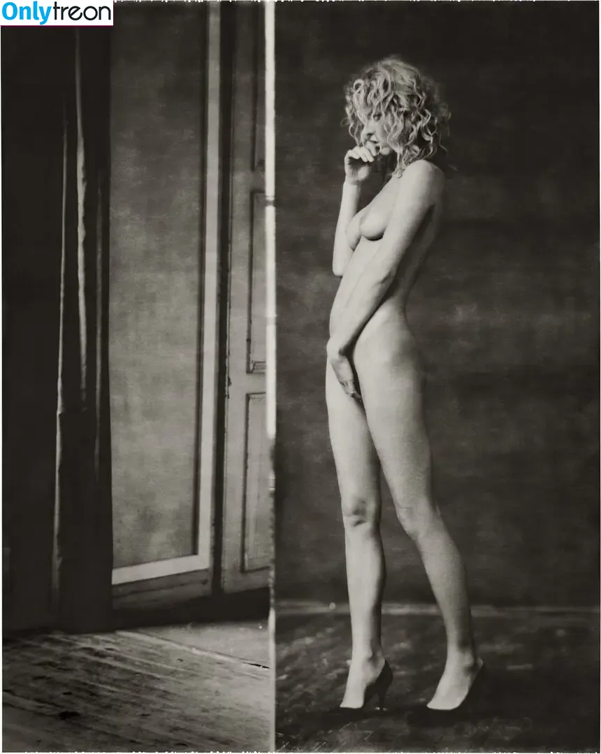 Herzigova nude photo #0035 (Herzigova)