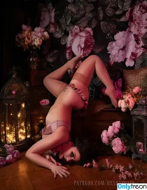  nude photo #0004
