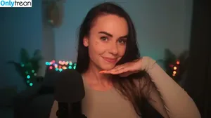HeyHelen ASMR / heyhelen_asmr nude photo #0064
