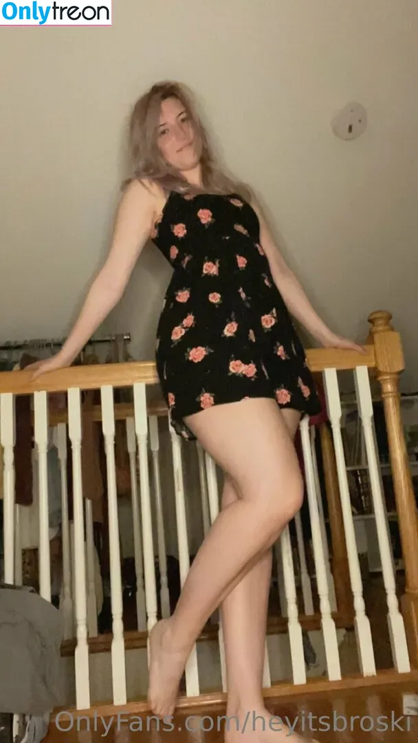 HeyItsBroski nude photo #0077 (Emily Broski / hey.its.broski)