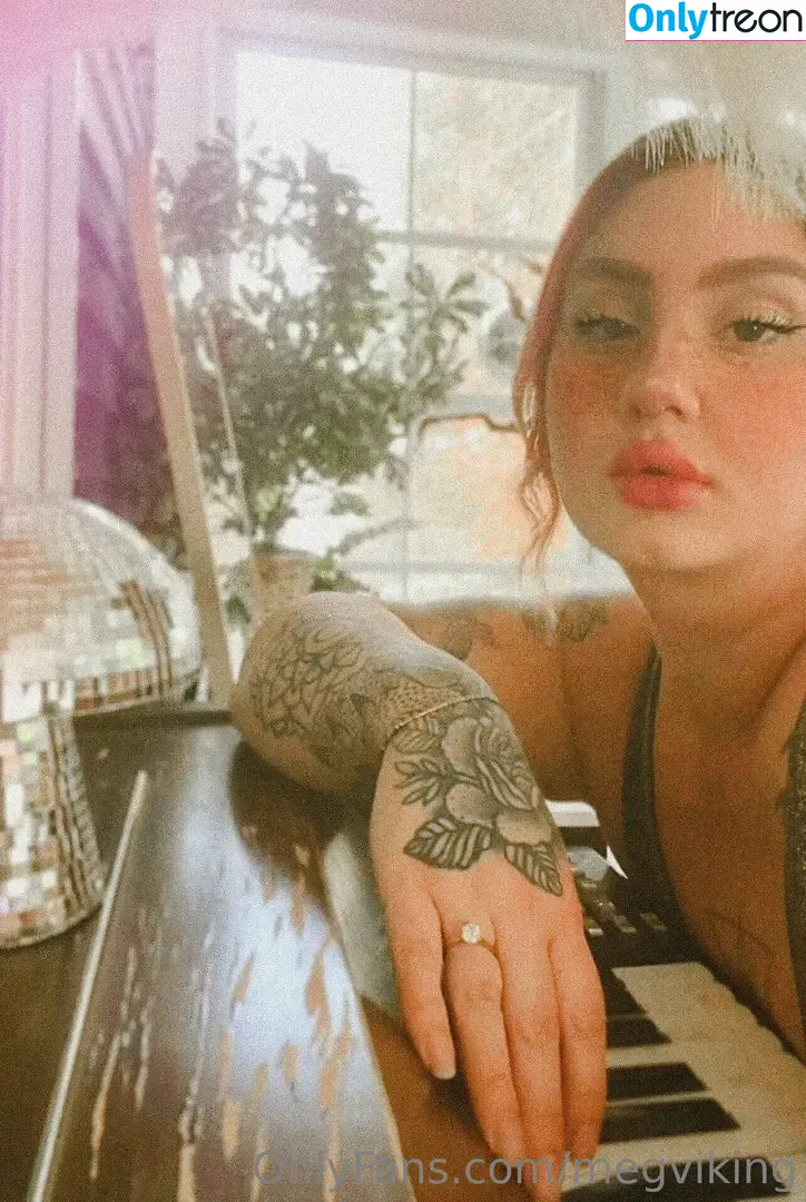 heymegwilde nude photo #0095 (heymegwilde)