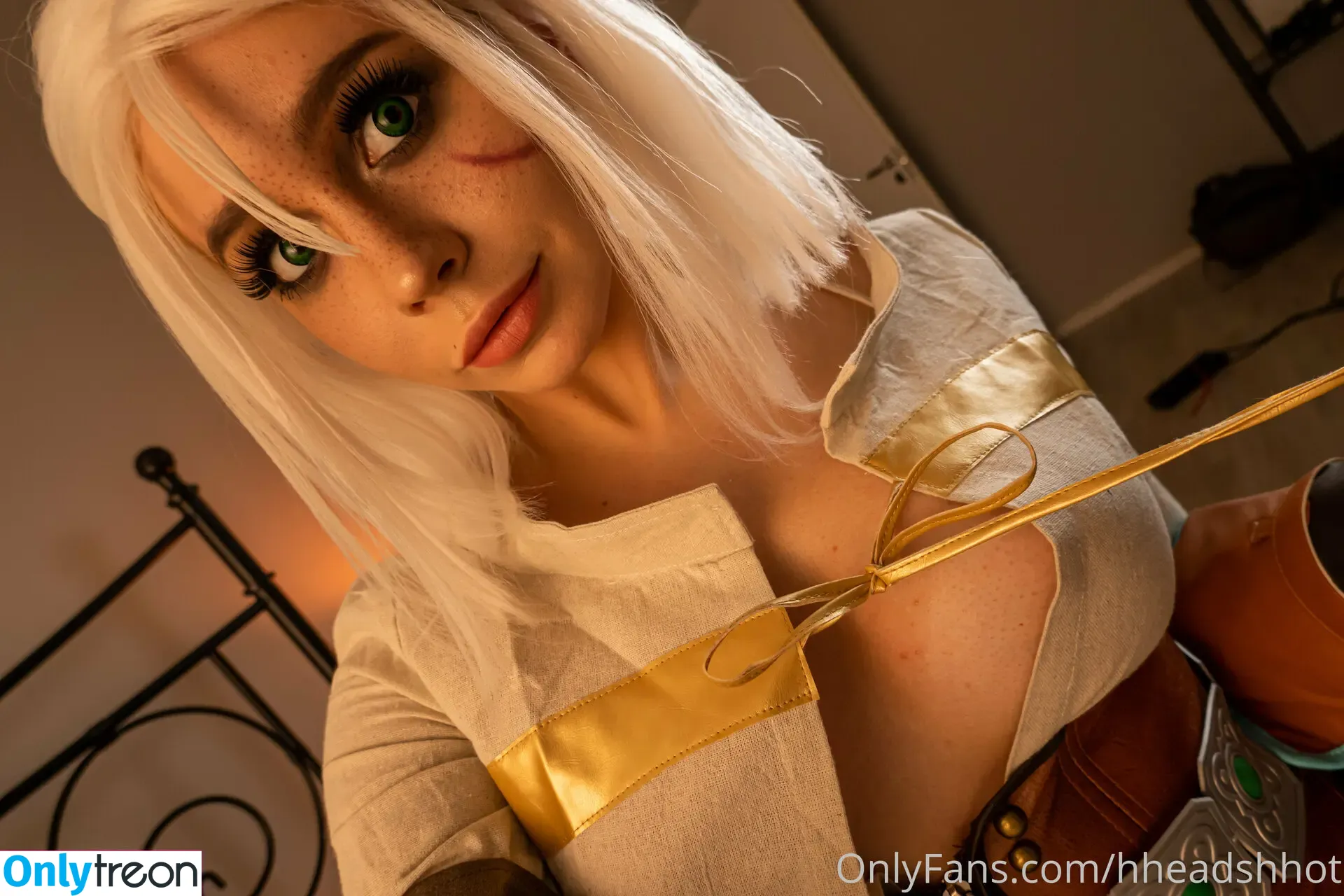 Hheadshhot nude photo #0145 (AliceBong / hheartshhot)