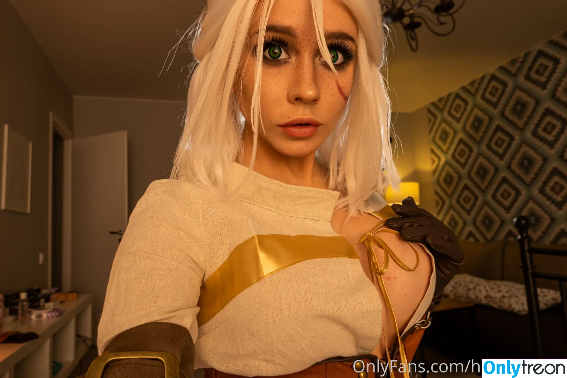 Hheadshhot nude photo #0147 (AliceBong / hheartshhot)