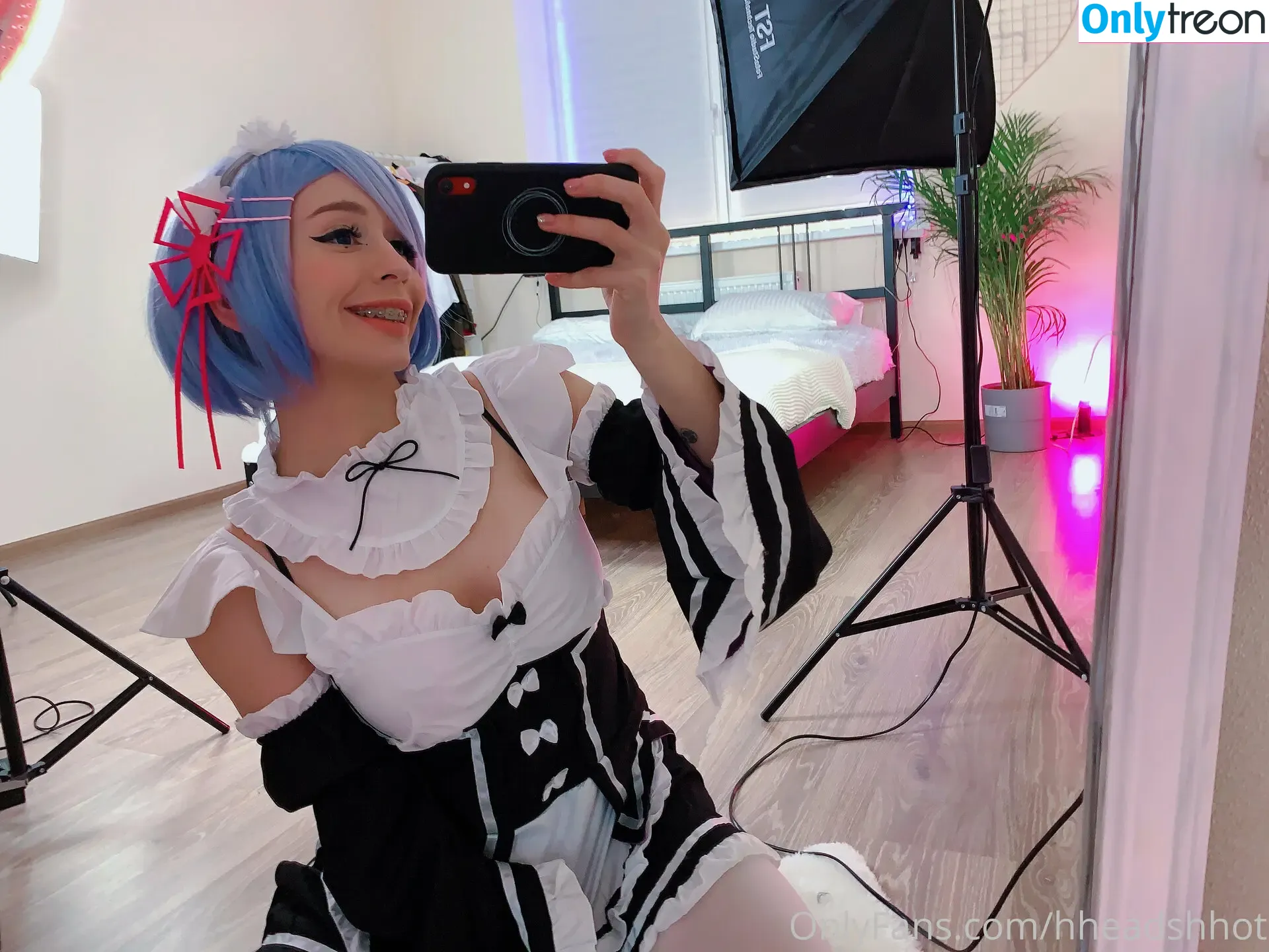Hheadshhot nude photo #0338 (AliceBong / hheartshhot)