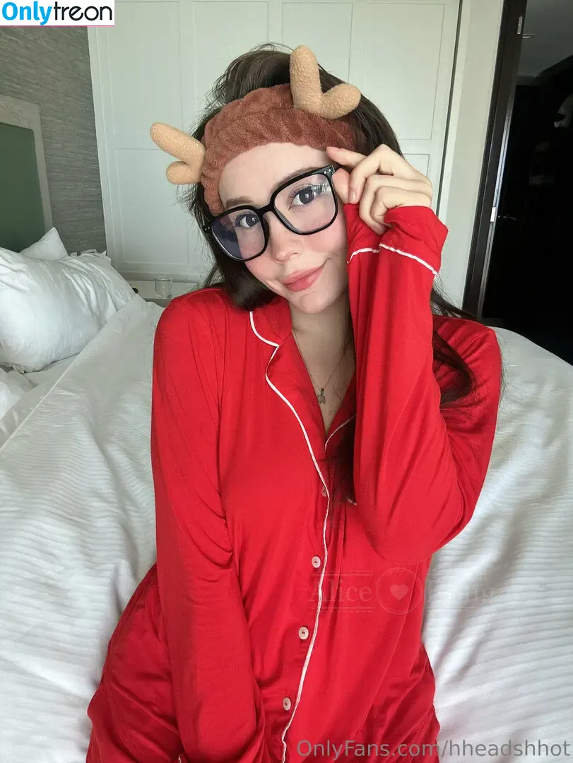 Hheadshhot nude photo #0802 (AliceBong / hheartshhot)