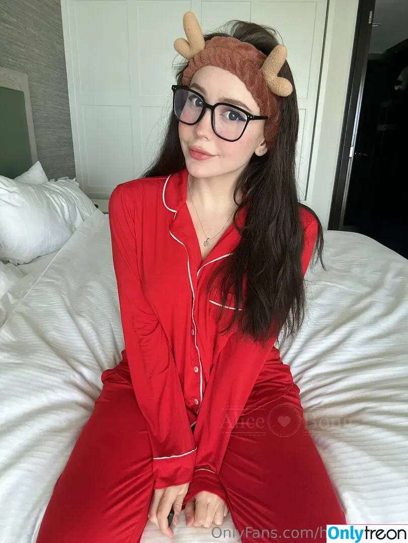 Hheadshhot nude photo #0813 (AliceBong / hheartshhot)