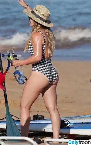 Hilary Duff / hilaryduff / kylanharv nude photo #0016