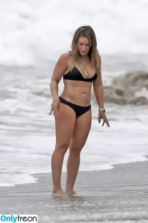 Hilary Duff / hilaryduff / kylanharv nude photo #0040