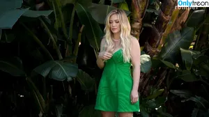 Hilary Duff / hilaryduff / kylanharv nude photo #0115